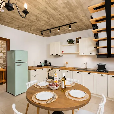 Villa La Casa Di Pietre 1 *